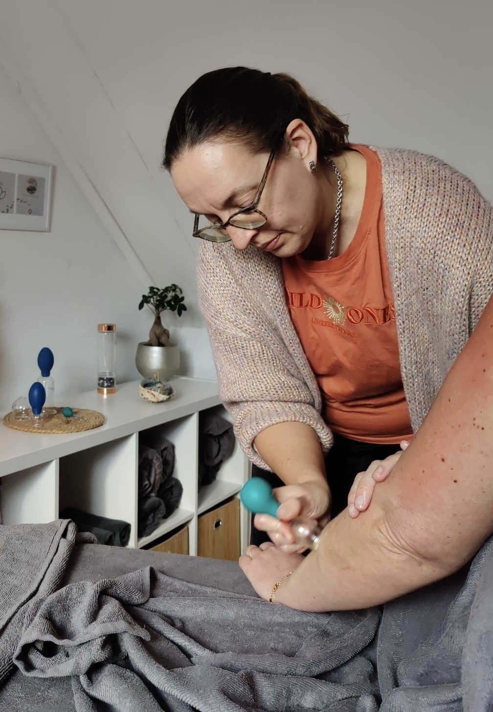 Cupping Zaandam transformational-cupping-holistische-massage-zaandam