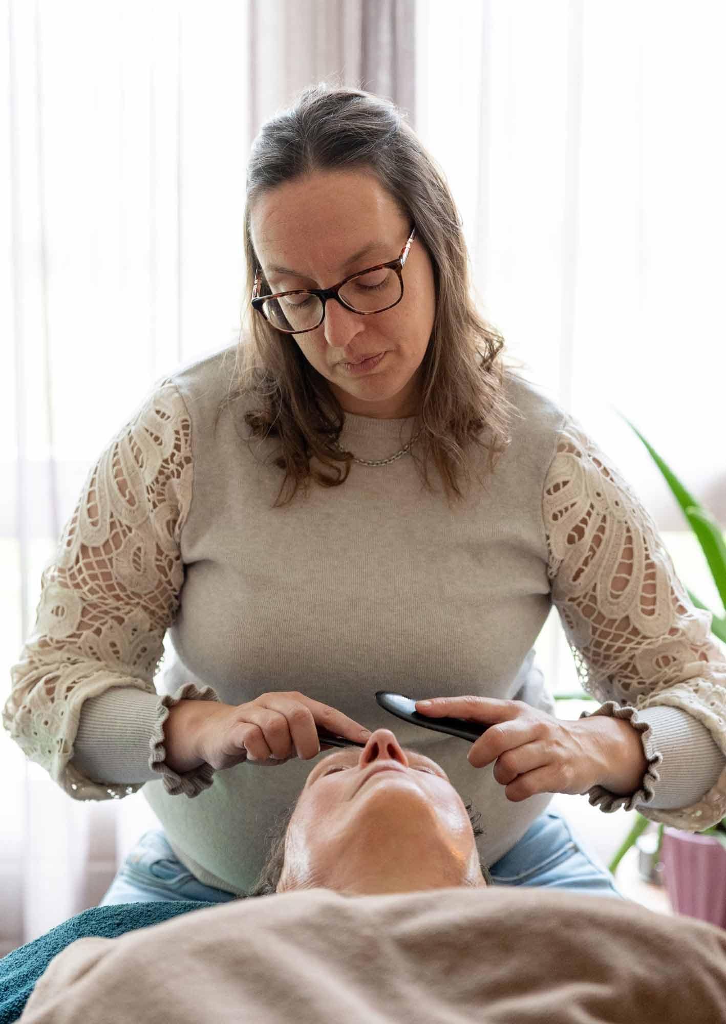 guasha en fascia release massage